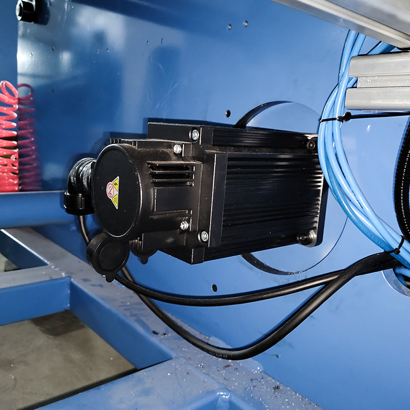 Semi-automatic aluminum foil rewinder